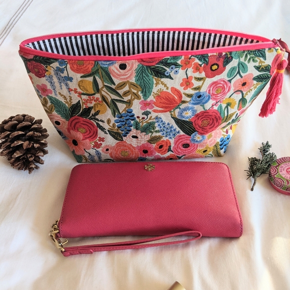 ❌SOLD❌ ♥️ RIFLE PAPER Garden Party cosmetic bag - Picture 7 of 7